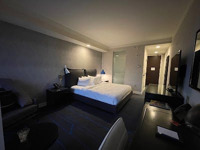 Hutton Hotel photo