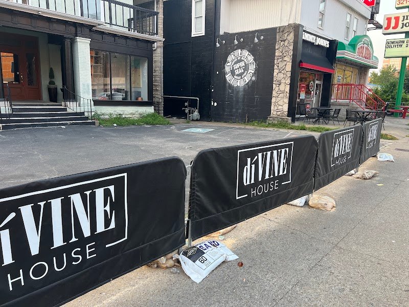 Di'Vine House
