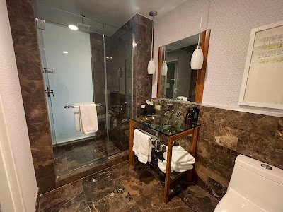 Hutton Hotel photo
