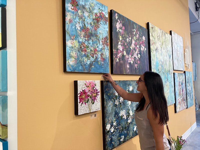 Swipe Right Art + The Studio 208 photo
